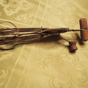 Vintage egg beater